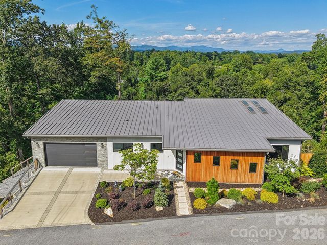 55 Laurel Spring Lane, Hendersonville, NC 28739