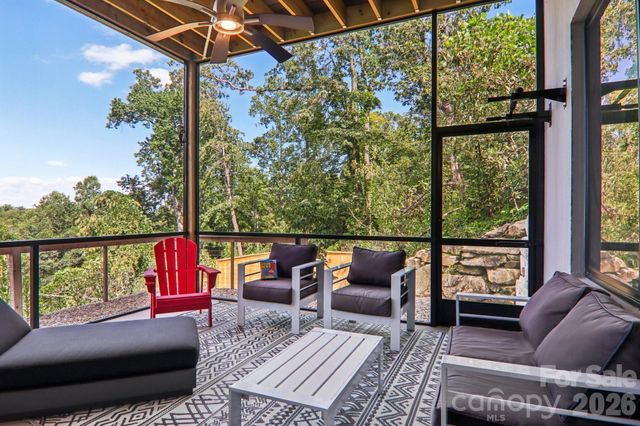 55 Laurel Spring Lane, Hendersonville, NC 28739