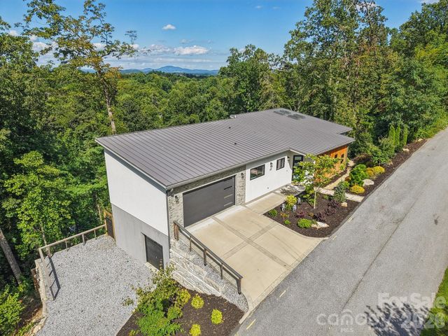 55 Laurel Spring Lane, Hendersonville, NC 28739