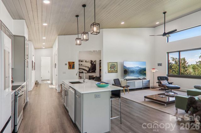 55 Laurel Spring Lane, Hendersonville, NC 28739