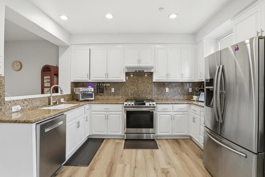 Image 8 of property listing at 70 Towne Circle, Mountain View, CA 94040