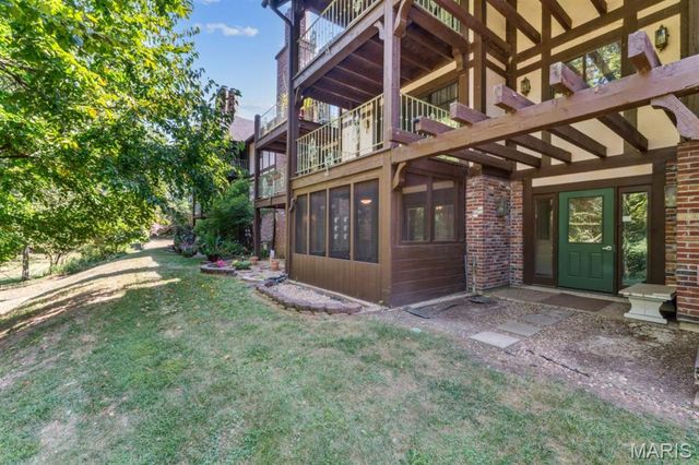 1436 Heritage Landing 107, St Charles, MO 63303