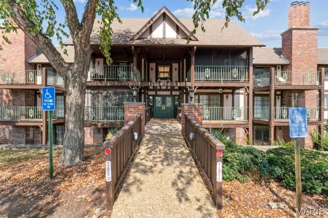 1436 Heritage Landing 107, St Charles, MO 63303