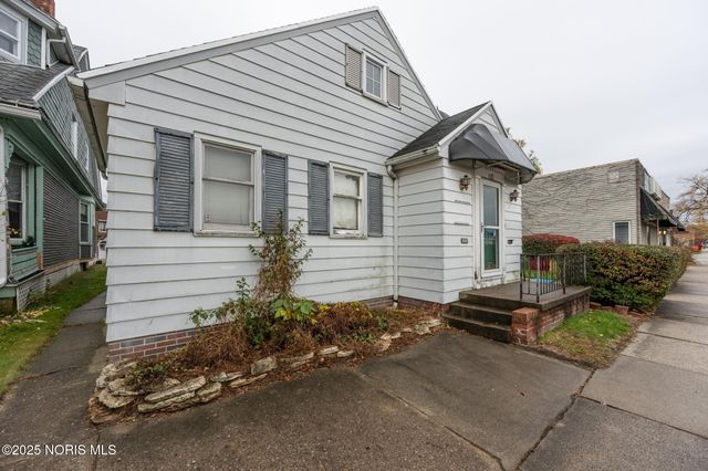 413 Superior Street, Rossford, OH 43460