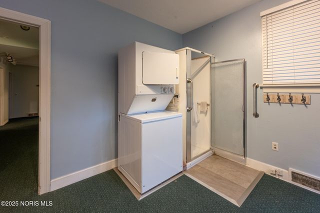 413 Superior Street, Rossford, OH 43460