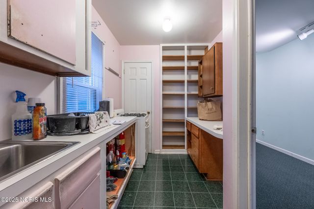 413 Superior Street, Rossford, OH 43460