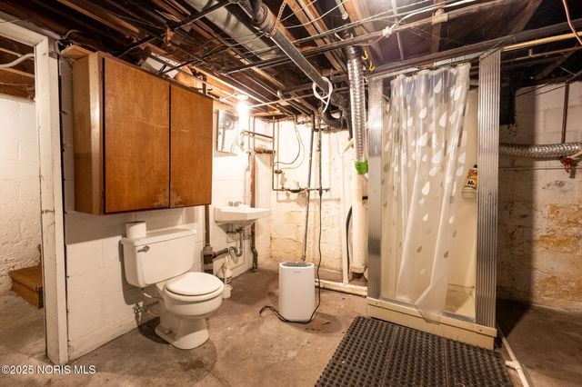 413 Superior Street, Rossford, OH 43460