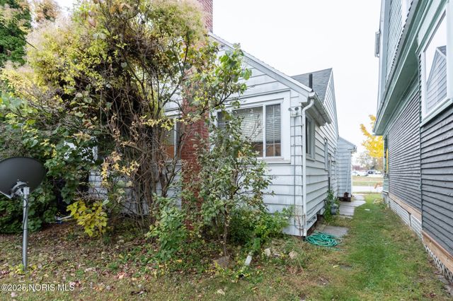 413 Superior Street, Rossford, OH 43460