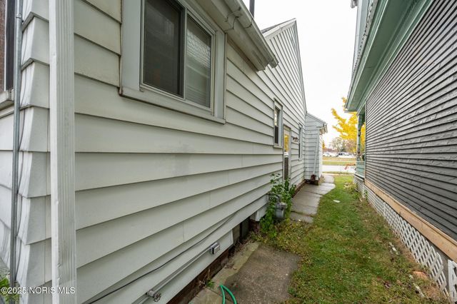 413 Superior Street, Rossford, OH 43460