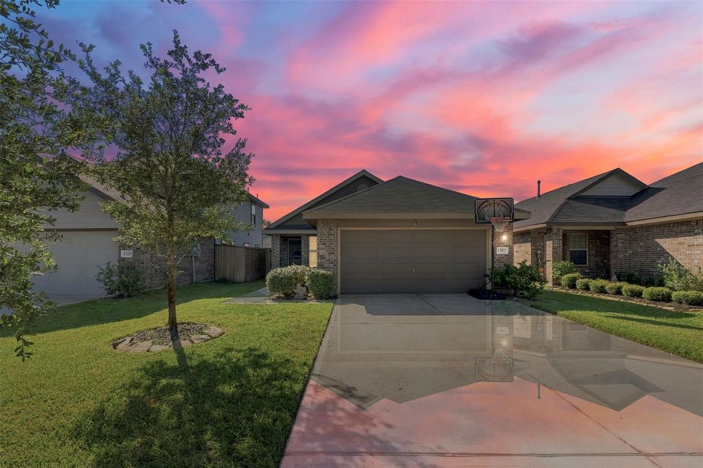 1207 Blue Hazel Court, Magnolia, TX 77362