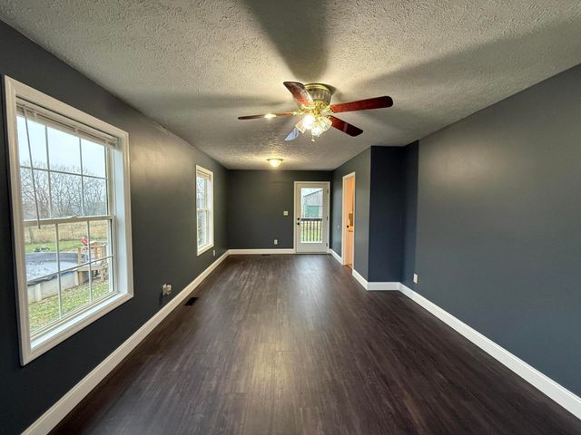 1543 W Tunnel Hill Road, Owingsville, KY 40360