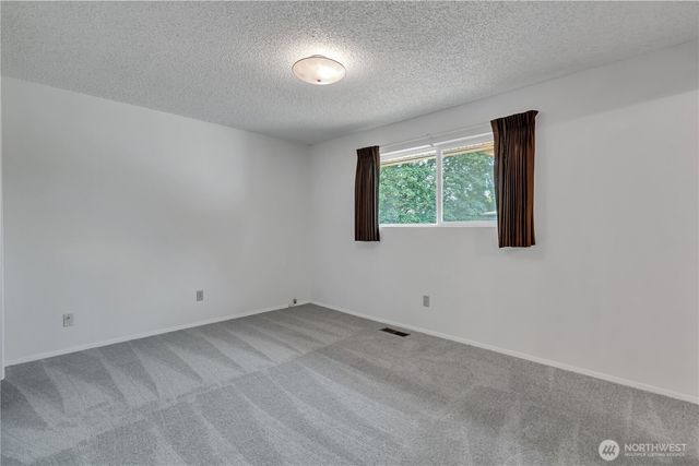 10074 SE 213th Place, Kent, WA 98031