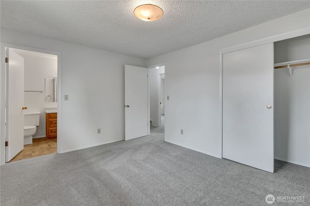 10074 SE 213th Place, Kent, WA 98031