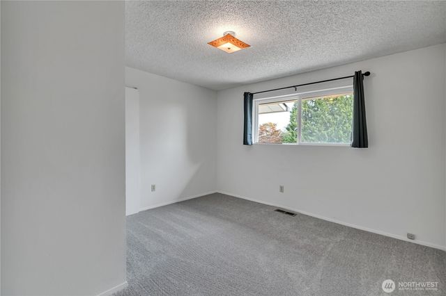10074 SE 213th Place, Kent, WA 98031