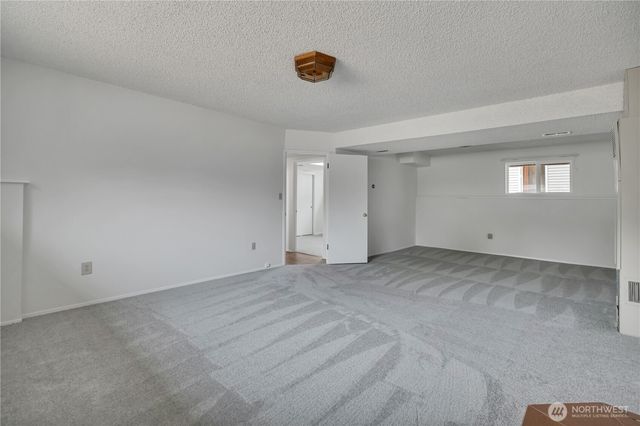 10074 SE 213th Place, Kent, WA 98031