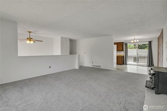 10074 SE 213th Place, Kent, WA 98031