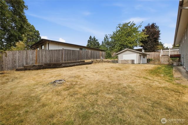10074 SE 213th Place, Kent, WA 98031