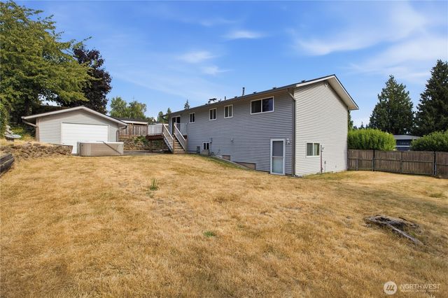 10074 SE 213th Place, Kent, WA 98031