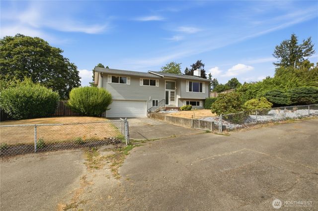 10074 SE 213th Place, Kent, WA 98031