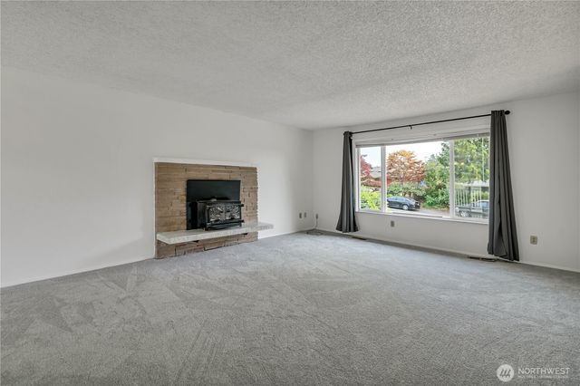10074 SE 213th Place, Kent, WA 98031