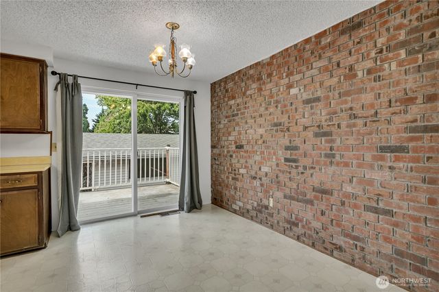10074 SE 213th Place, Kent, WA 98031