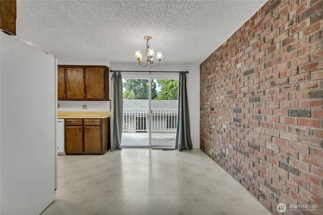 10074 SE 213th Place, Kent, WA 98031