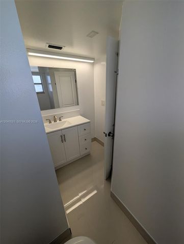 1750 NE 191st St 622-3, Miami, FL 33179