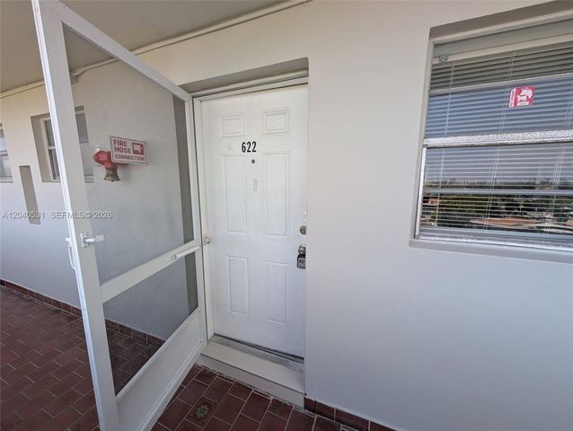 1750 NE 191st St 622-3, Miami, FL 33179