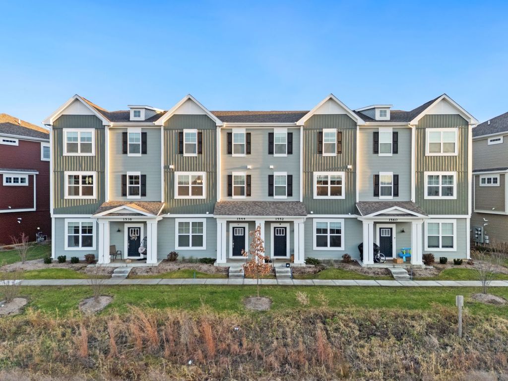 1544 Syracuse Drive, Grayslake, IL 60030