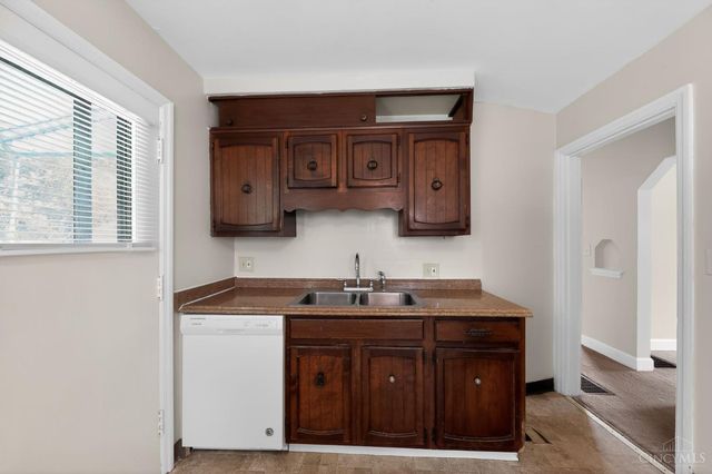 1778 Ashbrook Drive, Cincinnati, OH 45238