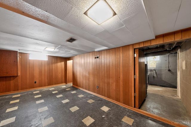 1778 Ashbrook Drive, Cincinnati, OH 45238