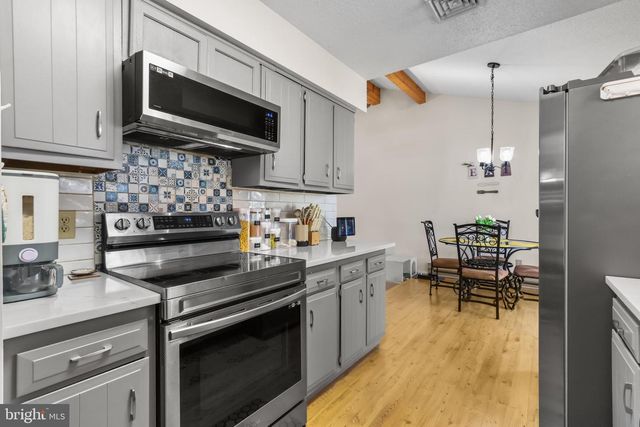 110 SUNDEW DR, East Stroudsburg, PA 18301