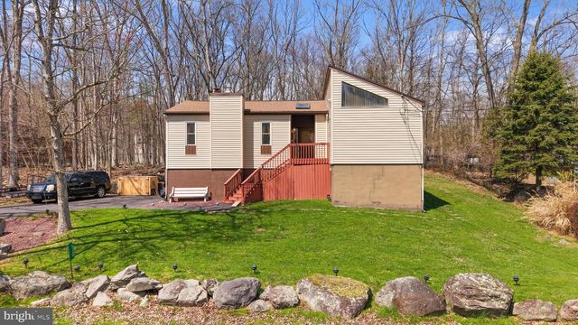 110 SUNDEW DR, East Stroudsburg, PA 18301