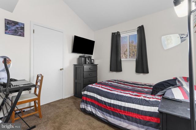 110 SUNDEW DR, East Stroudsburg, PA 18301