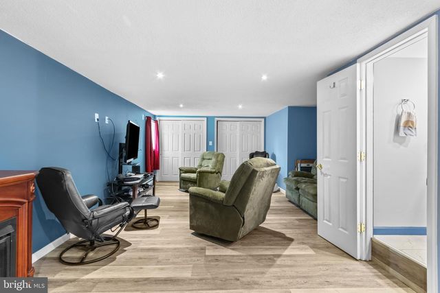 110 SUNDEW DR, East Stroudsburg, PA 18301