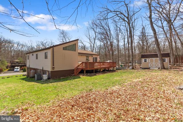 110 SUNDEW DR, East Stroudsburg, PA 18301