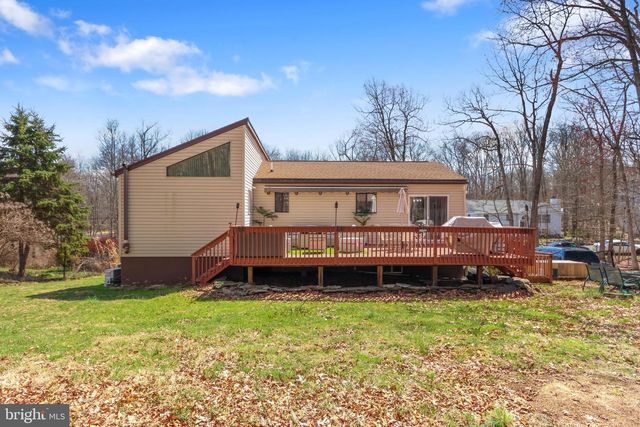 110 SUNDEW DR, East Stroudsburg, PA 18301