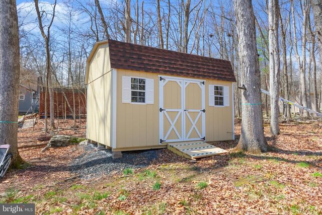 110 SUNDEW DR, East Stroudsburg, PA 18301