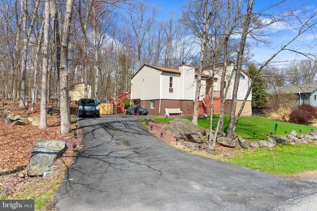 110 SUNDEW DR, East Stroudsburg, PA 18301