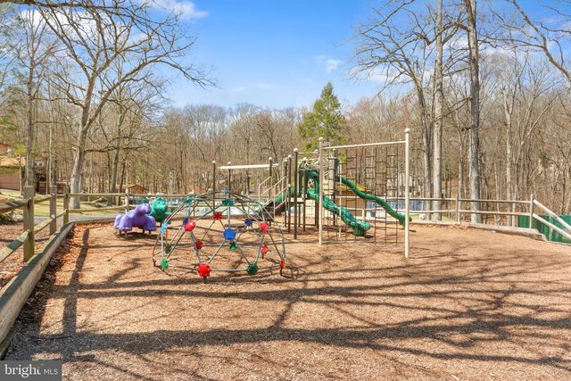 110 SUNDEW DR, East Stroudsburg, PA 18301