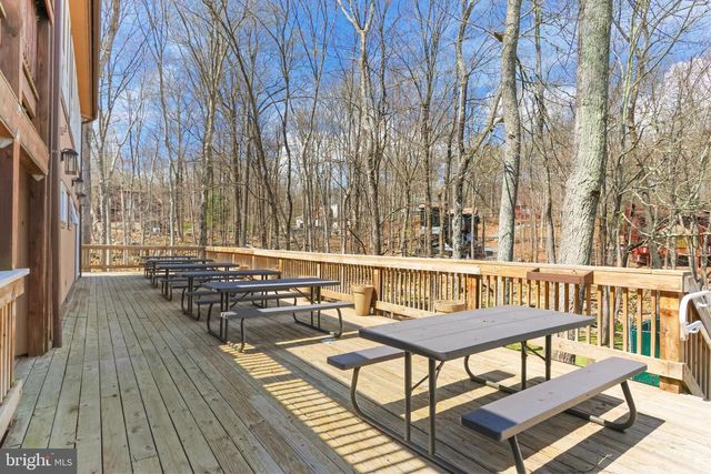 110 SUNDEW DR, East Stroudsburg, PA 18301