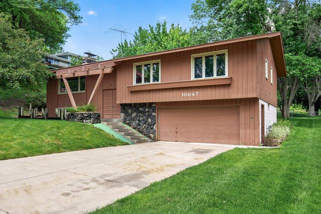 10647 Utica Road, Bloomington, MN 55437