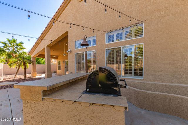 2090 E FINLEY Street, Gilbert, AZ 85296