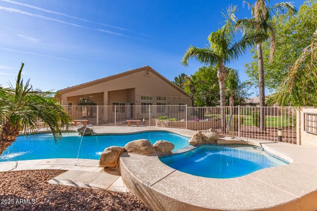 2090 E FINLEY Street, Gilbert, AZ 85296