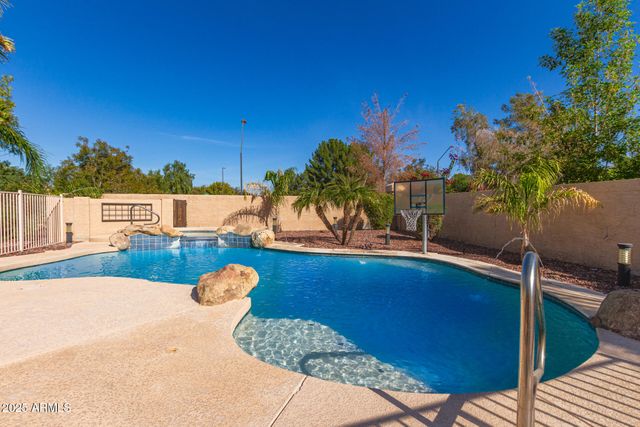 2090 E FINLEY Street, Gilbert, AZ 85296