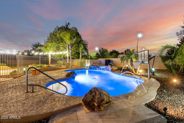 2090 E FINLEY Street, Gilbert, AZ 85296