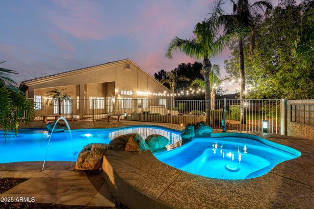 2090 E FINLEY Street, Gilbert, AZ 85296