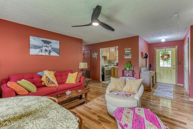 130 Timber Lane, Hampton, TN 37658