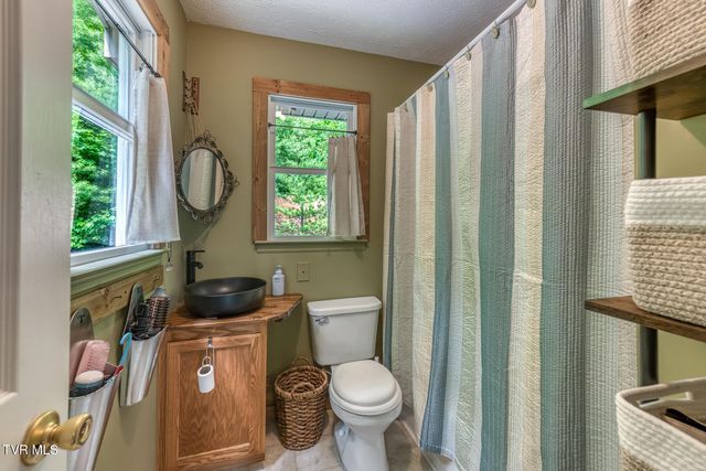 130 Timber Lane, Hampton, TN 37658