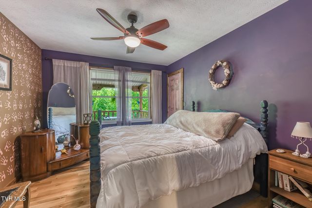 130 Timber Lane, Hampton, TN 37658